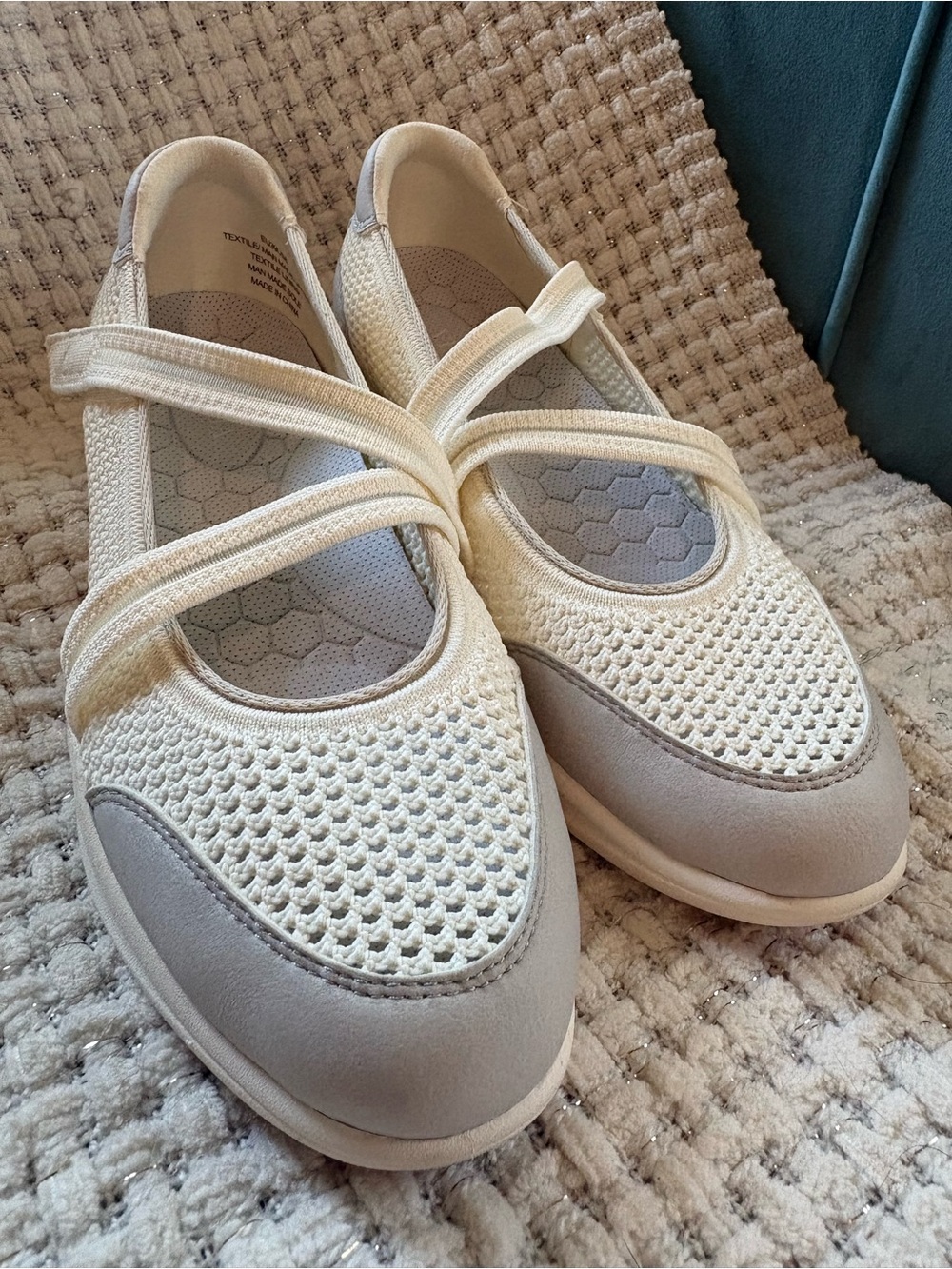 Vivaia Isabeli Mesh Mary Jane Sneakers in white size 8